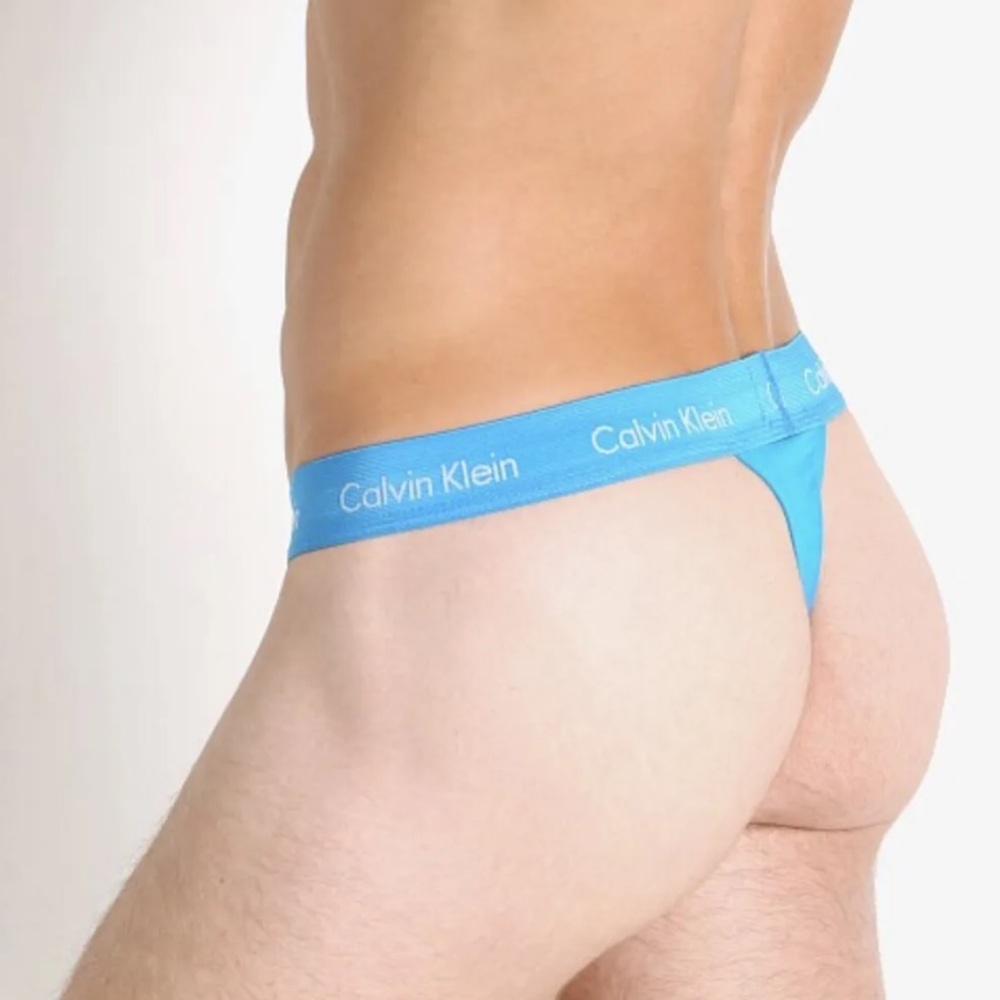 Calvin Klein - Picture 4 of 5